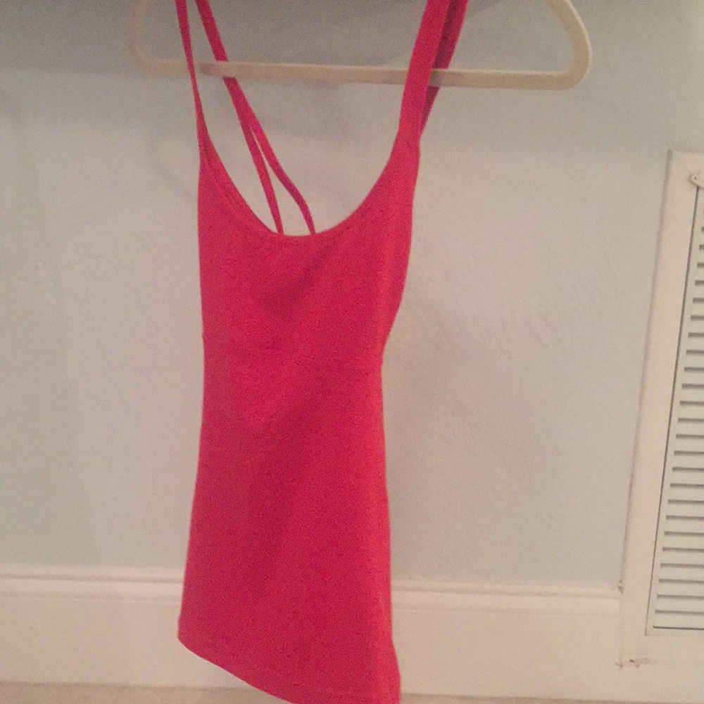 Alo Yoga fit and flare tank with built in bra
